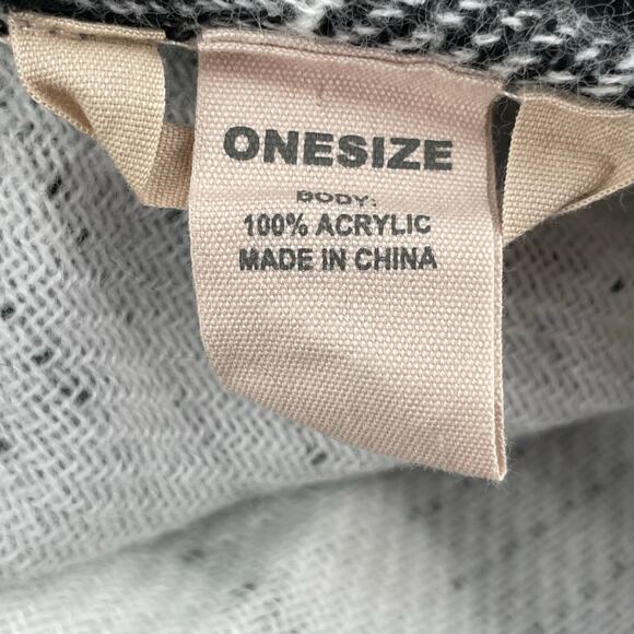 Duluth Trading Plaid Poncho Black White Blanket Shawl Buffalo Cozy Wrap One Size - Picture 7 of 8